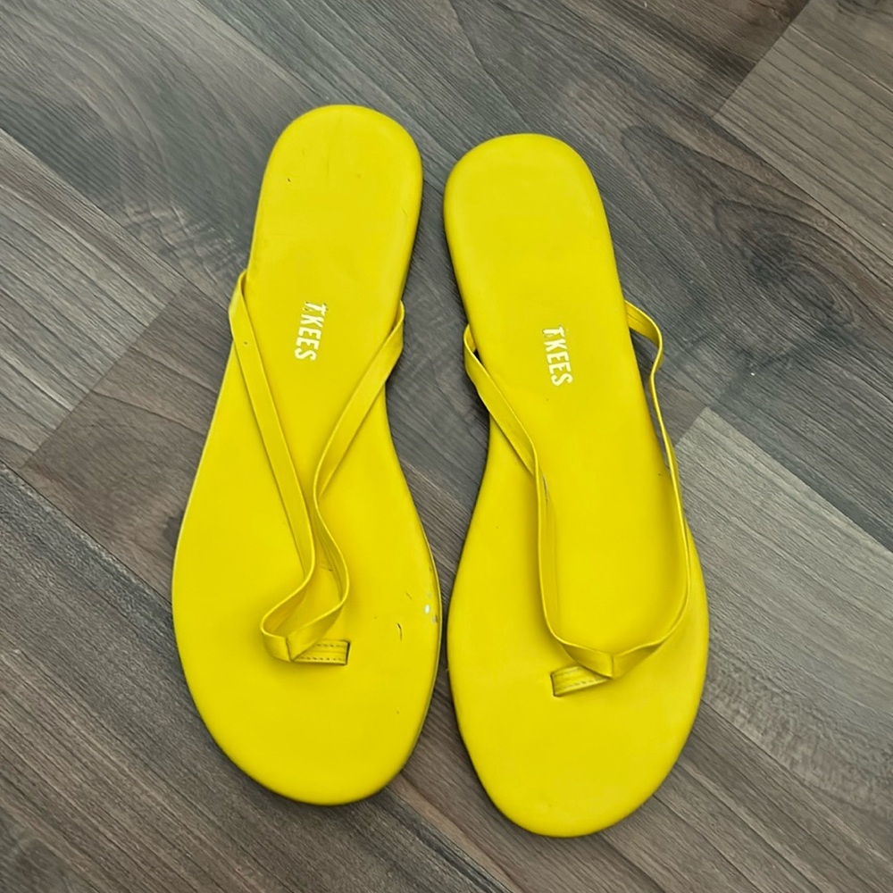TKEES SANDALS
